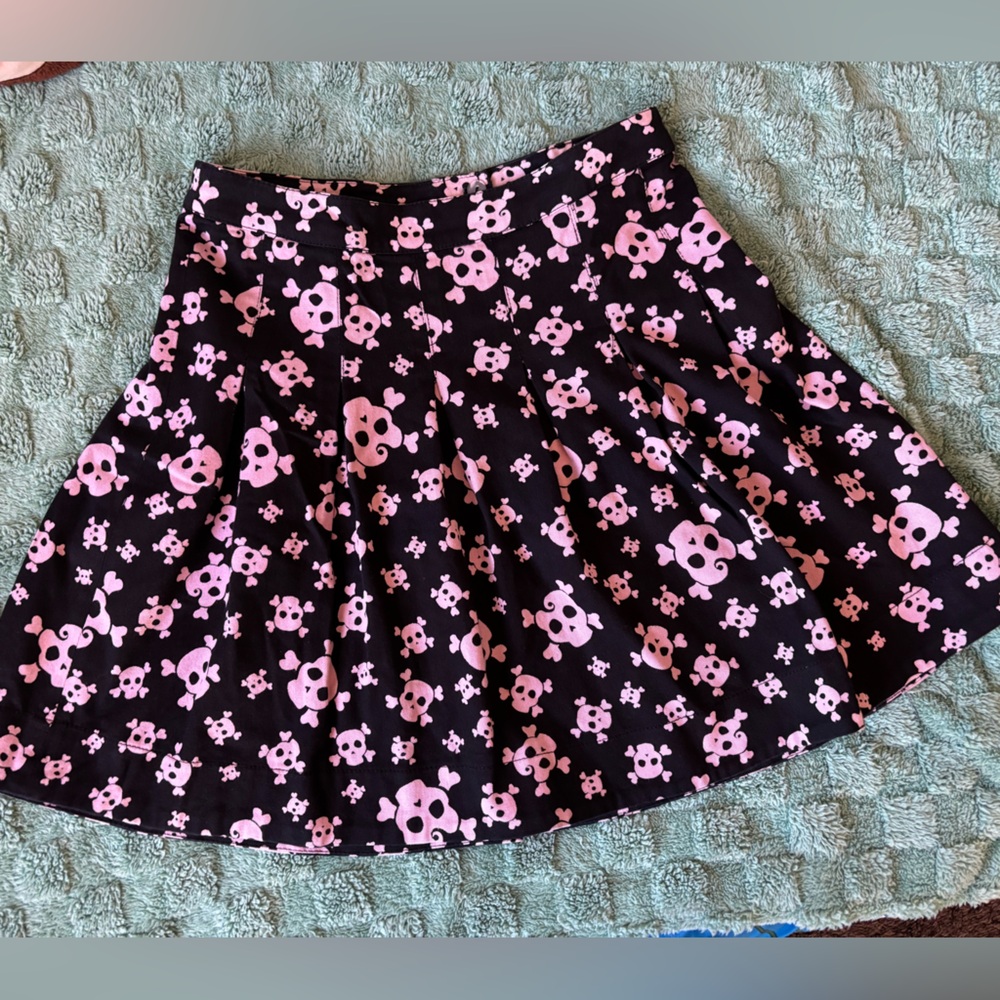 H&M Pink Skull Print Skater Skirt – Y2K Goth Punk - Picture 1 of 8